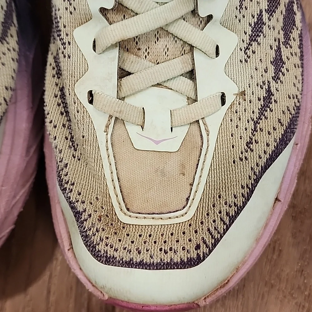 HOKA Scapegoat 5 Wide Trails Sneaker Shoe Vibram Sole Casual Women's size 8.5D